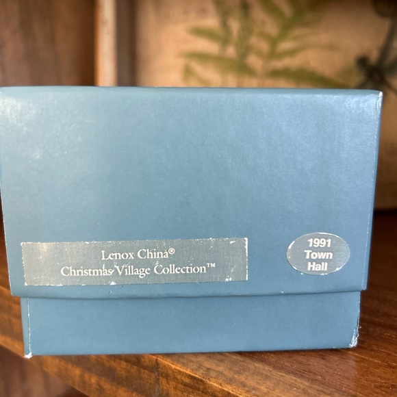 Lenox China 1991 Christmas Ornament Village Town Hall 3rd in Series w/Box EUC - Picture 7 of 8